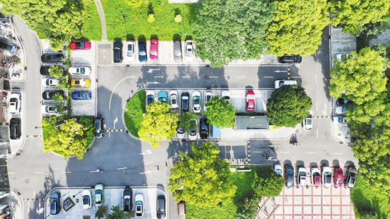 2025年7月2日，蜀山区康居时代家园北区经过改造后，停车有序、环境宜人。 陈三虎 摄