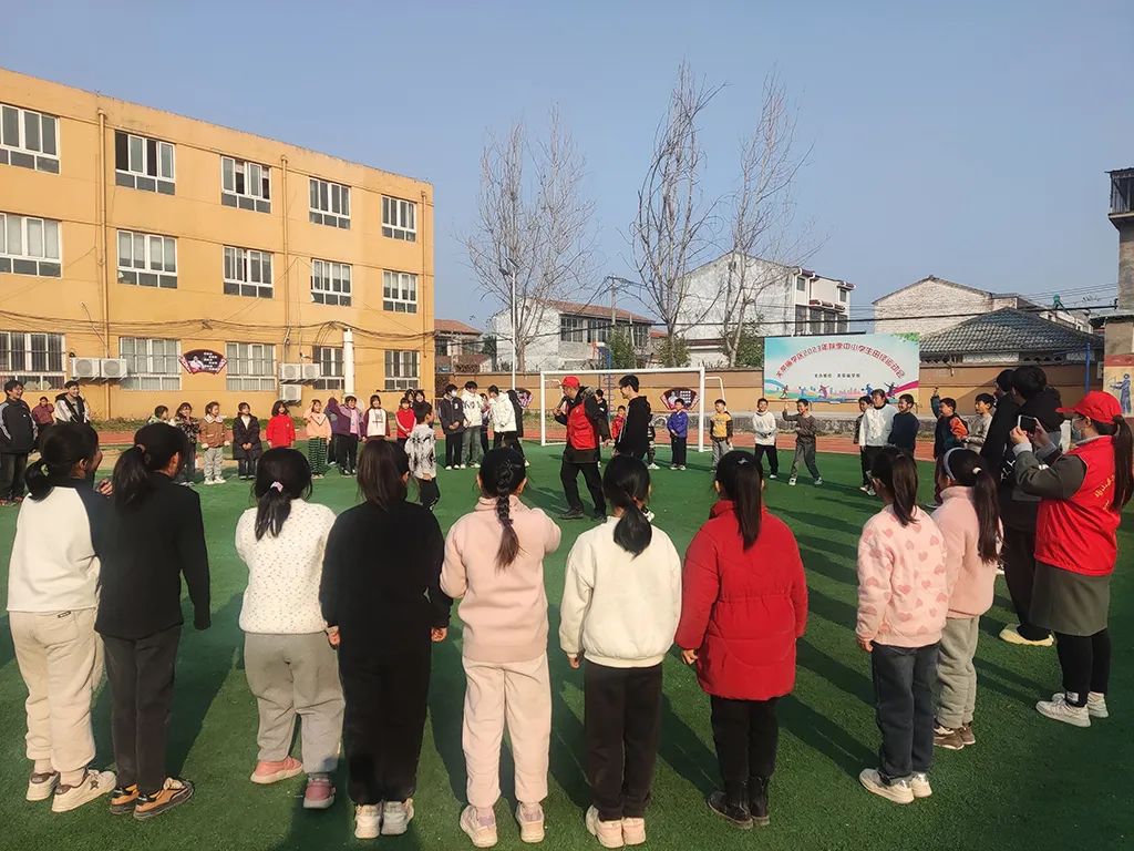碭山縣志願者協會走進關帝廟學校開展“陽光心港”關愛農村留守兒童心理服務活動