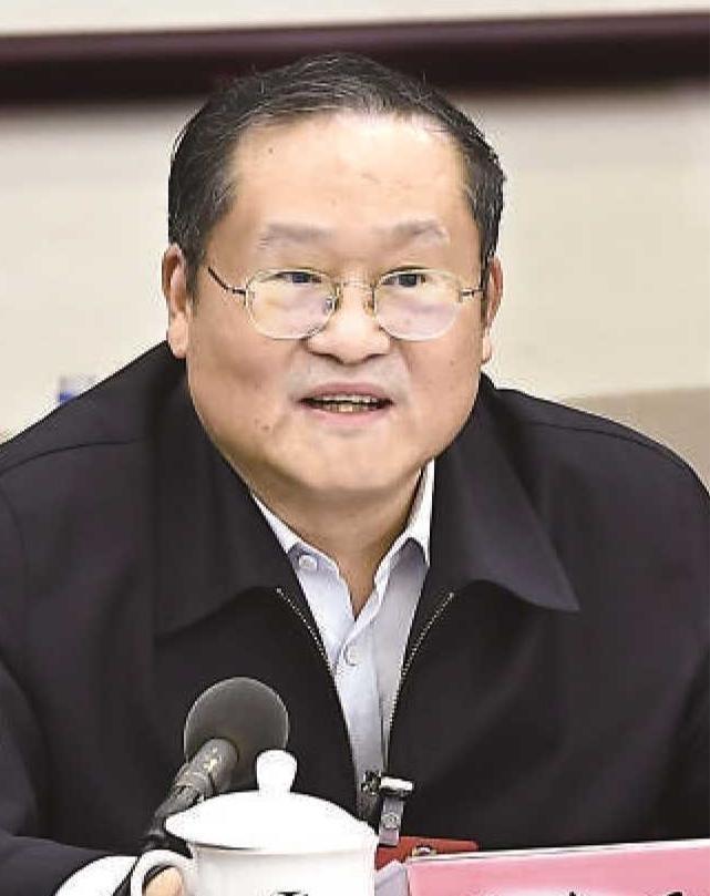 3月6日，住皖全国政协委员、省政协副主席郑永飞在小组会议讨论政府工作报告时发言。
