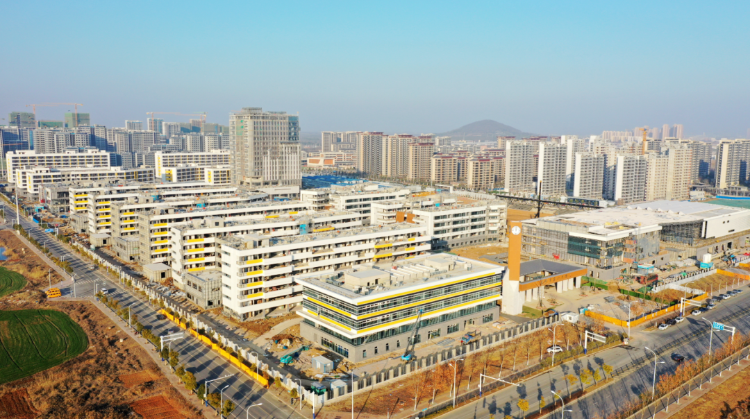  合肥八中运河新城校区。